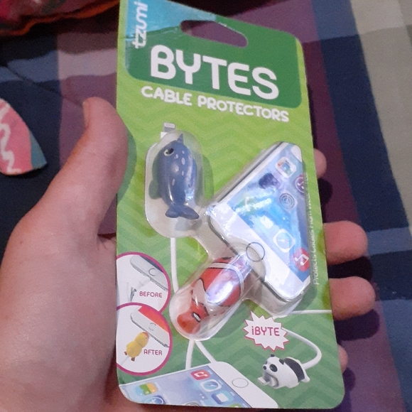 Tzumi Bytes Fish Cable Protectors, Set of 2 - Picture 5 of 7